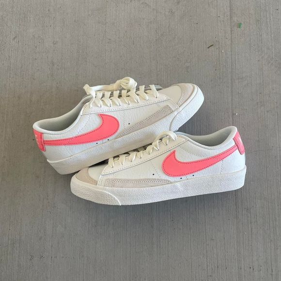 Nike Shoes - nike blazer low 77 gs